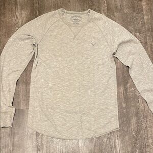 American Eagle Outfitters Light Gray Long Sleeve Tee